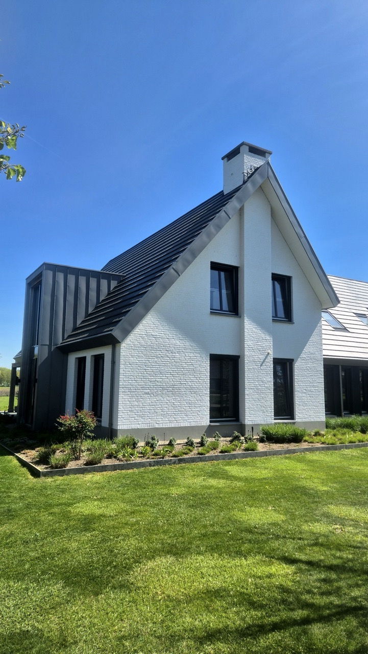 Professioneel schilderwerk Particuliere woonboerderij Zijtaart