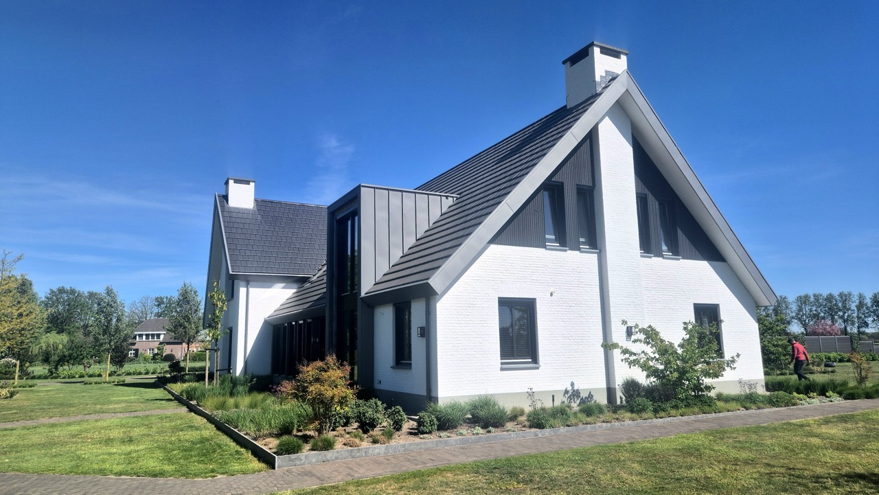 Professioneel schilderwerk Particuliere woonboerderij Zijtaart